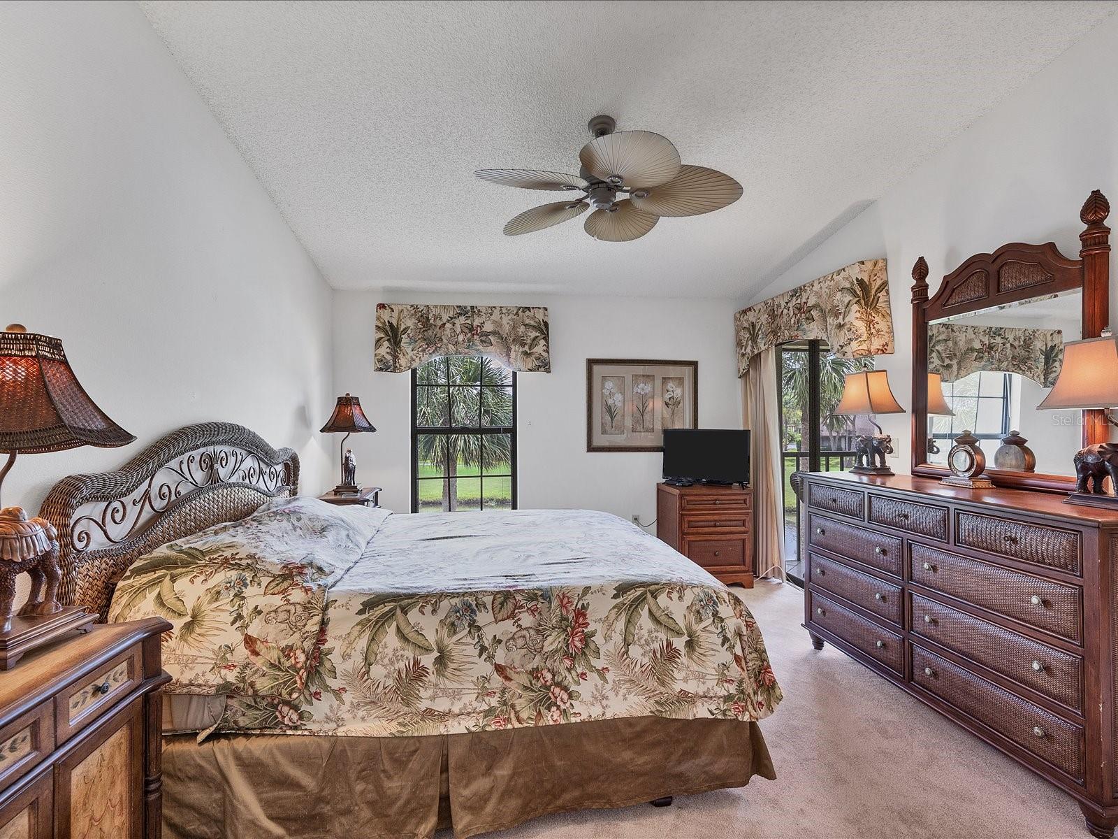 Image 19 of 28 For 4440 Weybridge  4440