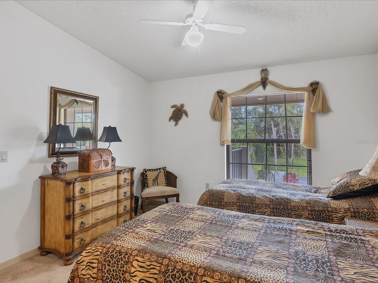 Image 21 of 28 For 4440 Weybridge  4440