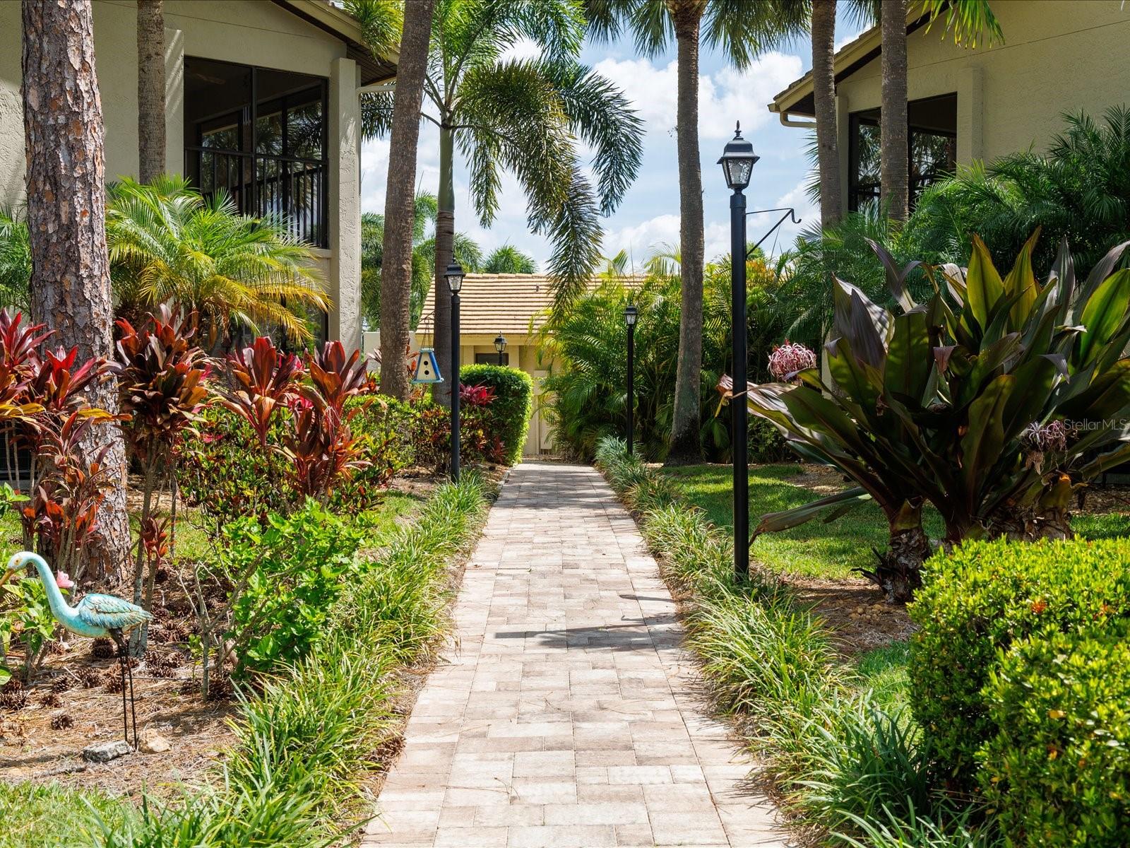 Image 24 of 28 For 4440 Weybridge  4440