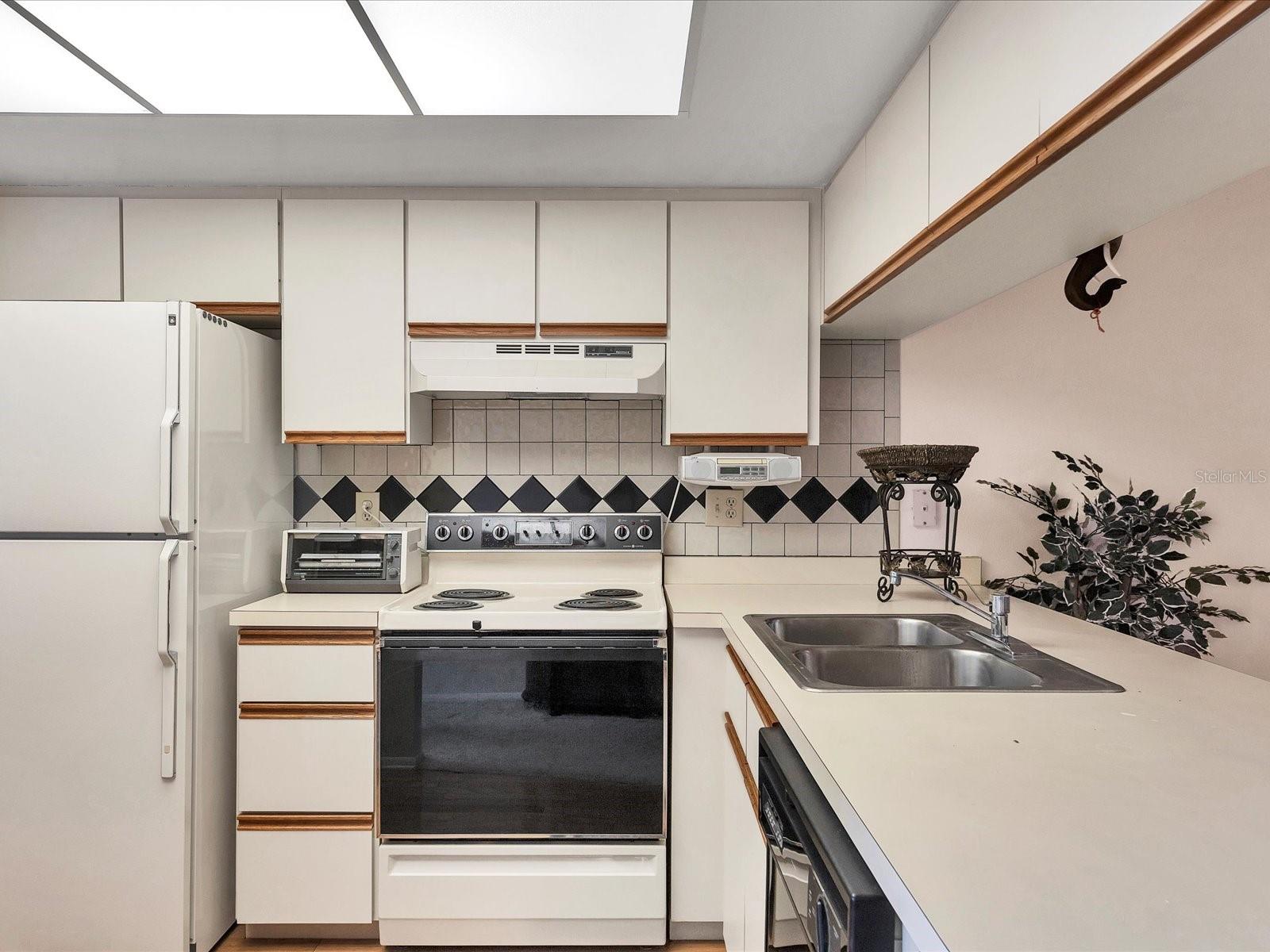 Image 5 of 29 For 7794 Eagle Creek Drive 7794