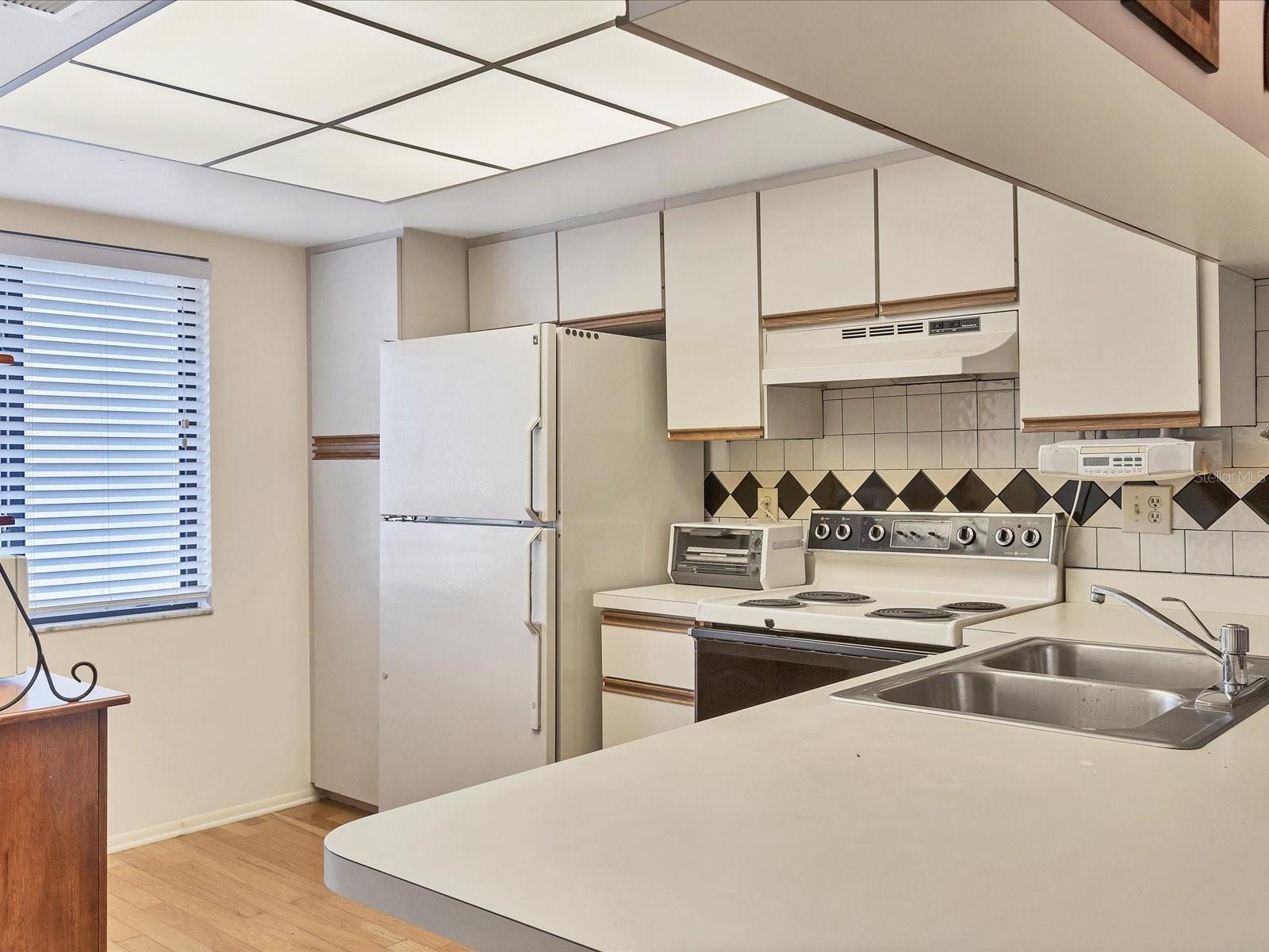 Image 7 of 29 For 7794 Eagle Creek Drive 7794