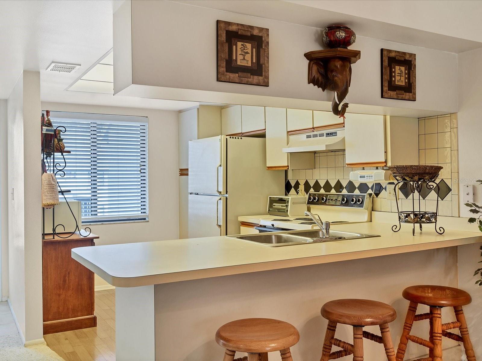 Image 8 of 29 For 7794 Eagle Creek Drive 7794