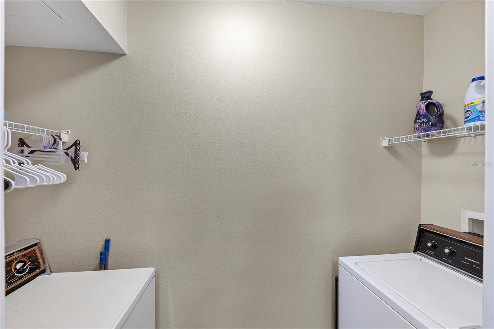 Image 11 of 37 For 1015 Villagio Circle 202