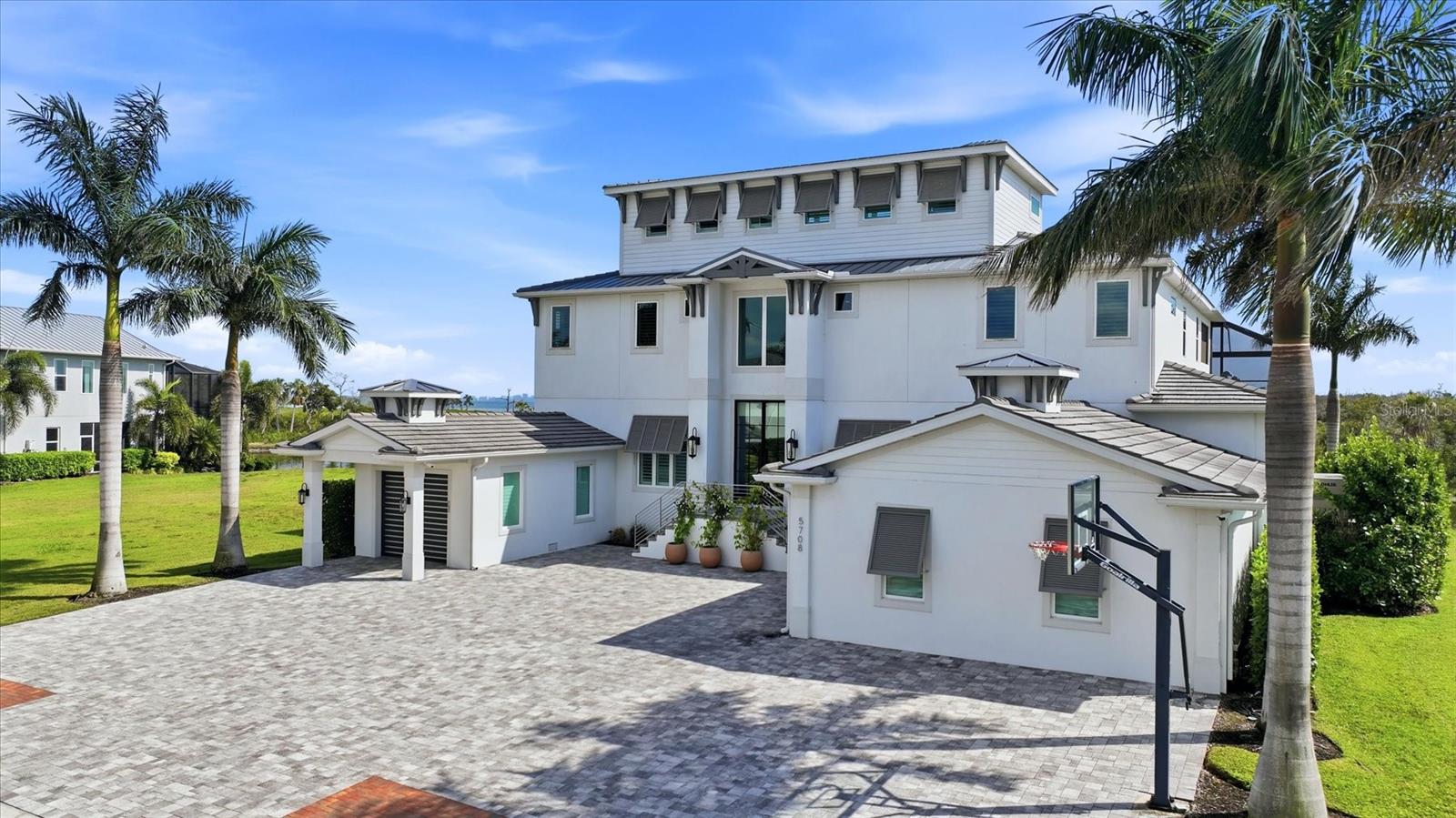 Listing photo id 21 for 5708 Inspiration Terrace