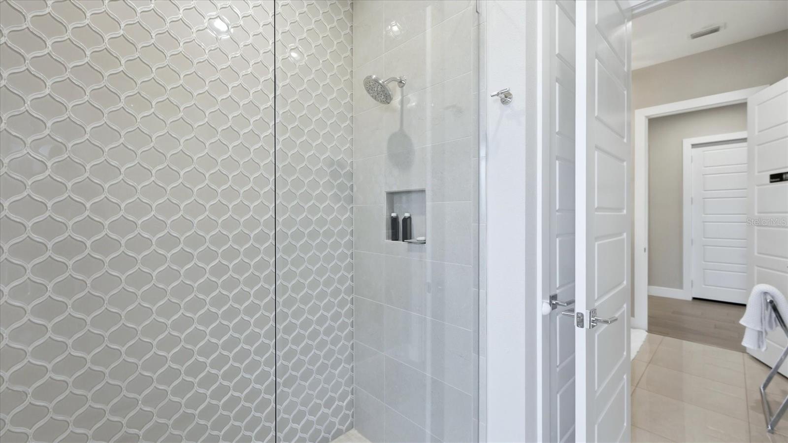 Listing photo id 35 for 5708 Inspiration Terrace