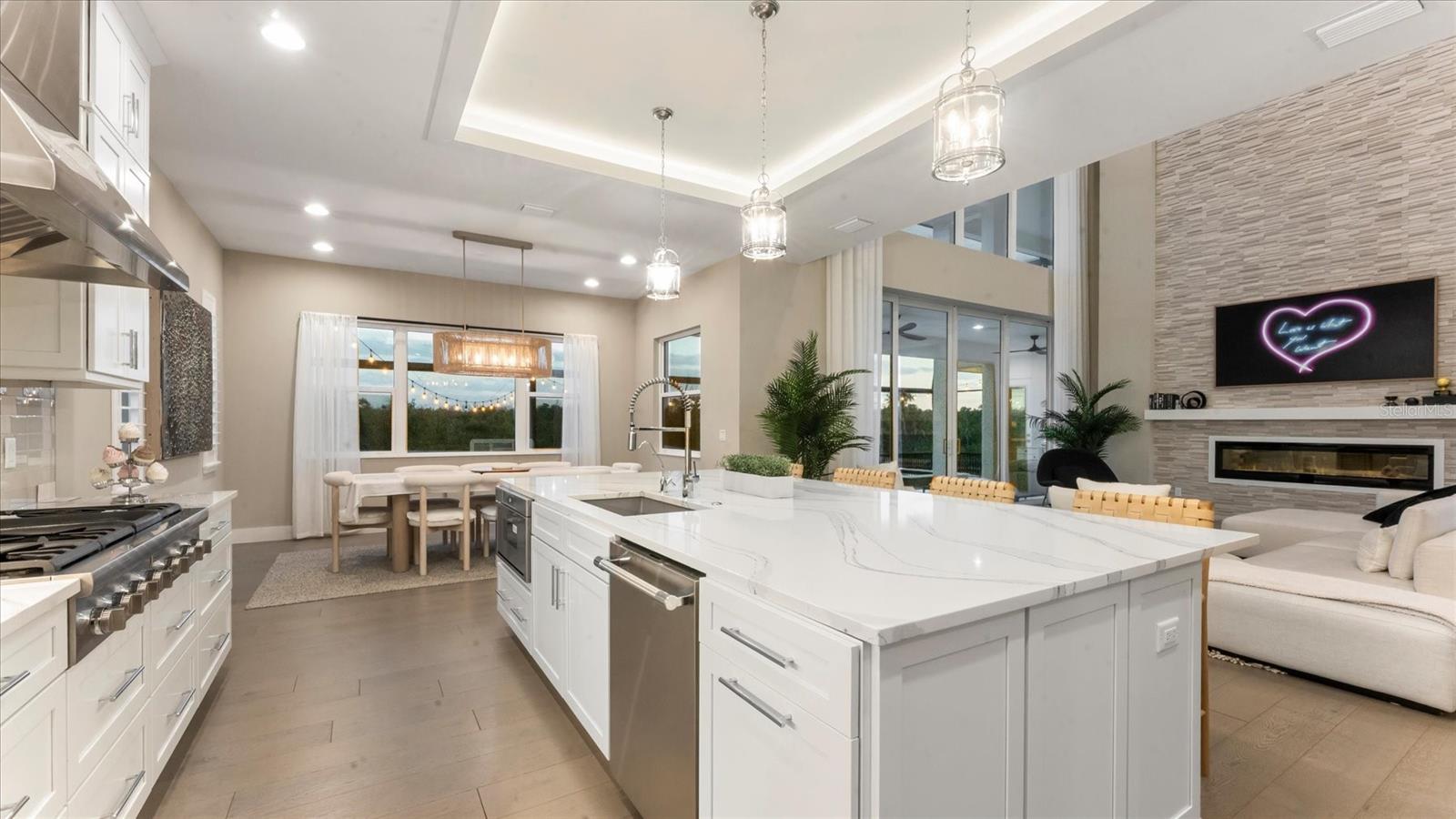 Listing photo id 3 for 5708 Inspiration Terrace