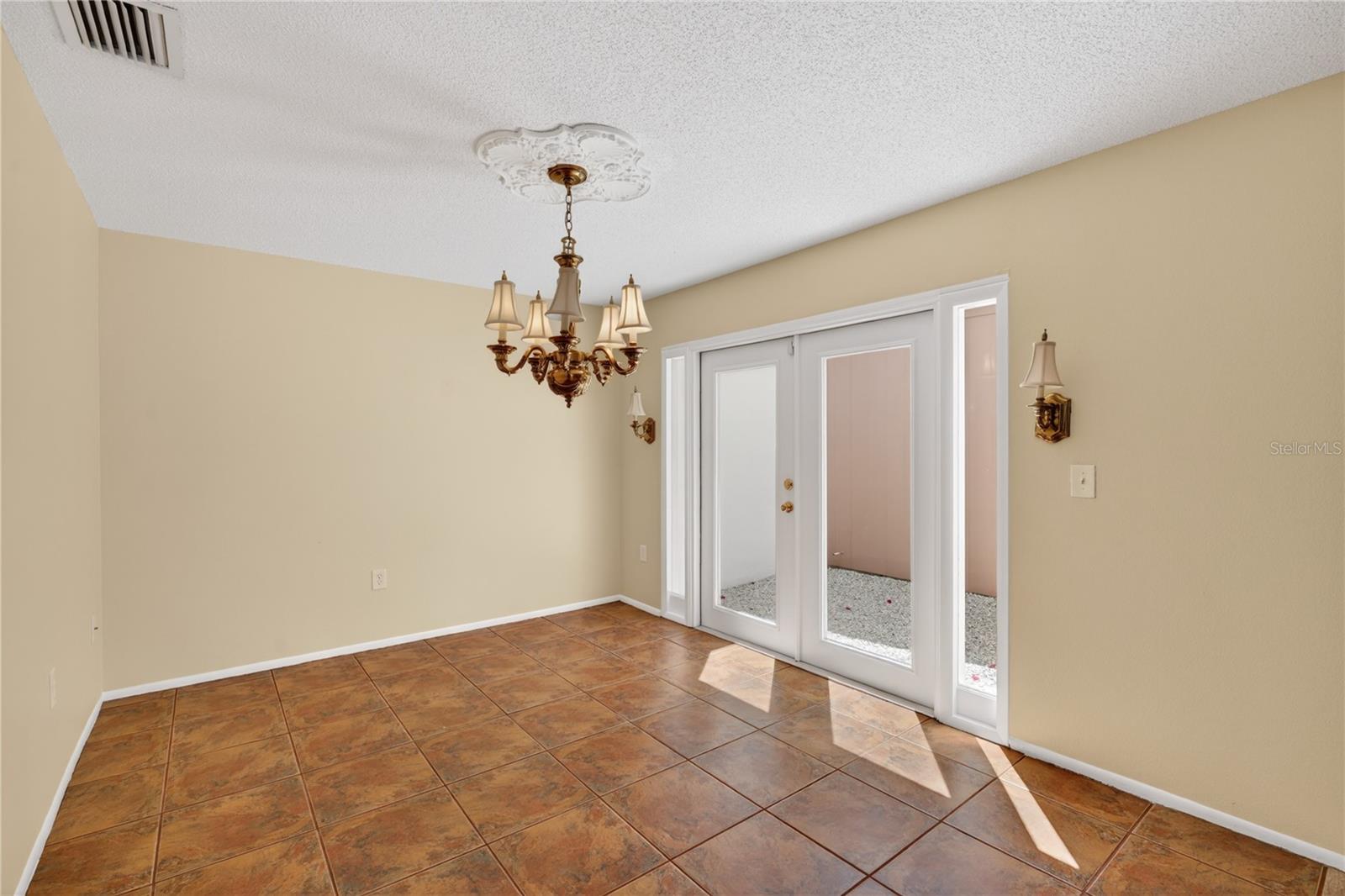 Image 11 of 62 For 3501 Village Court 220