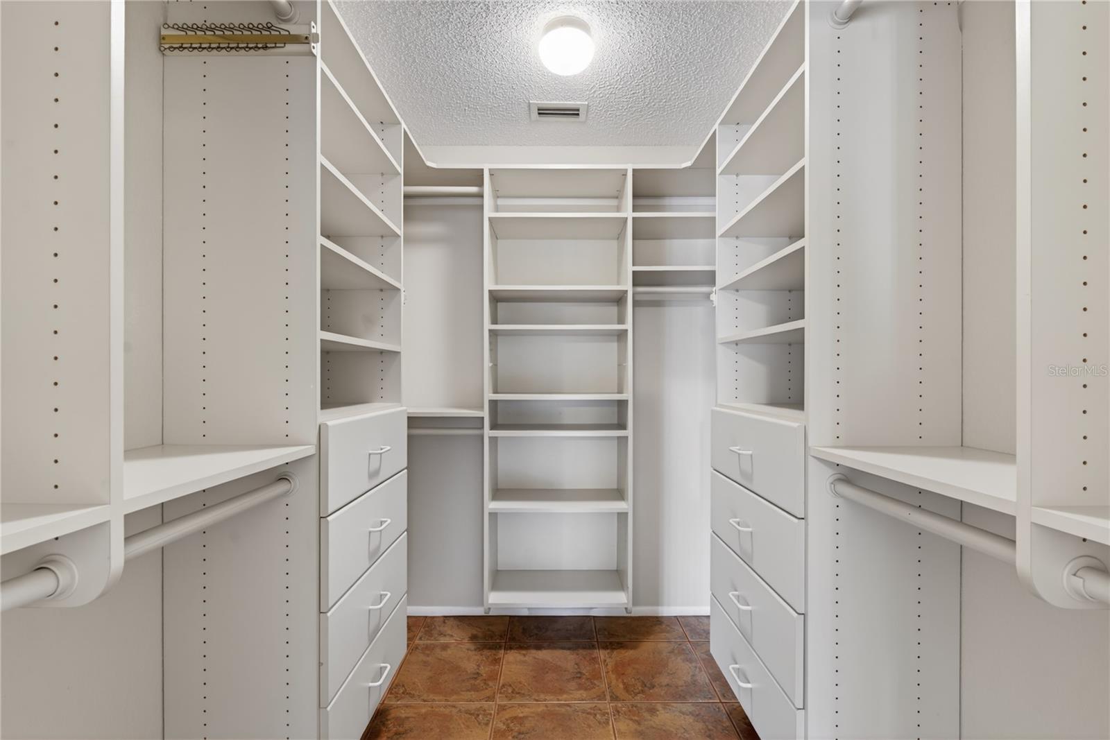 Image 27 of 62 For 3501 Village Court 220