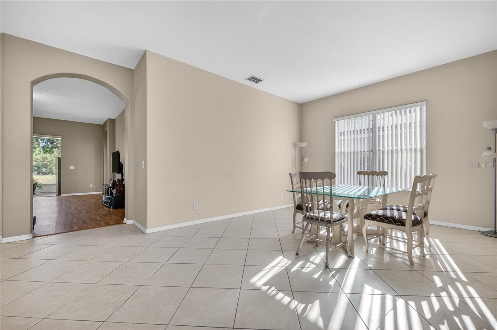 Image 10 of 36 For 4612 62 Avenue