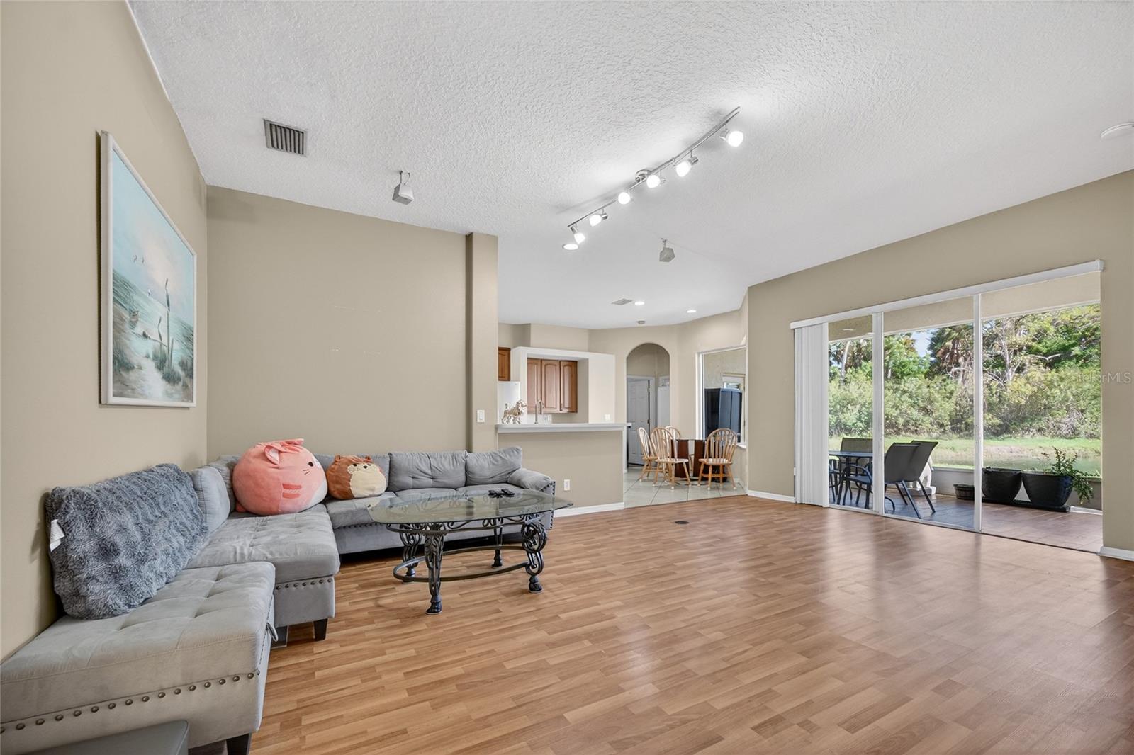 Image 12 of 36 For 4612 62 Avenue