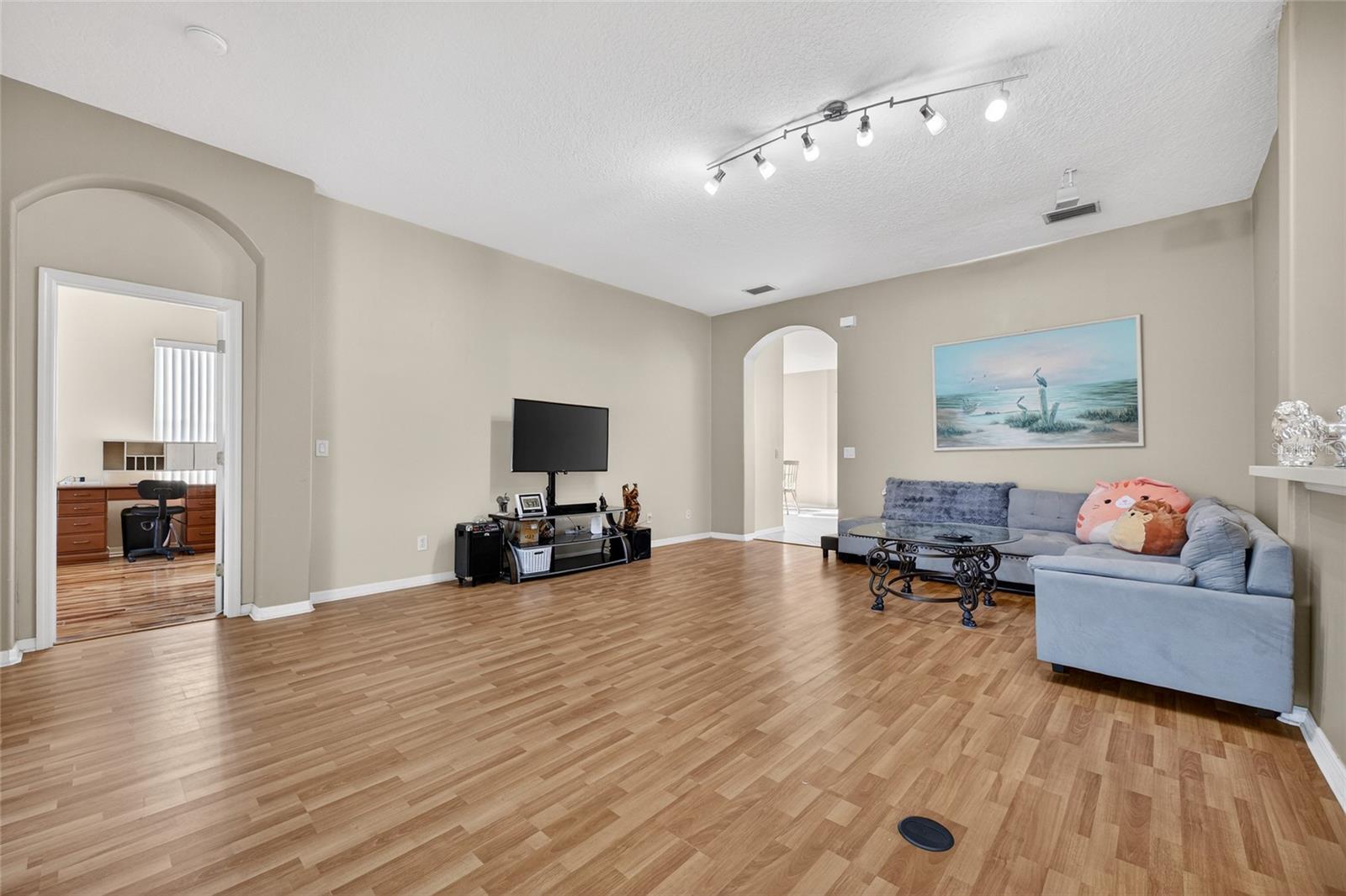 Image 14 of 36 For 4612 62 Avenue