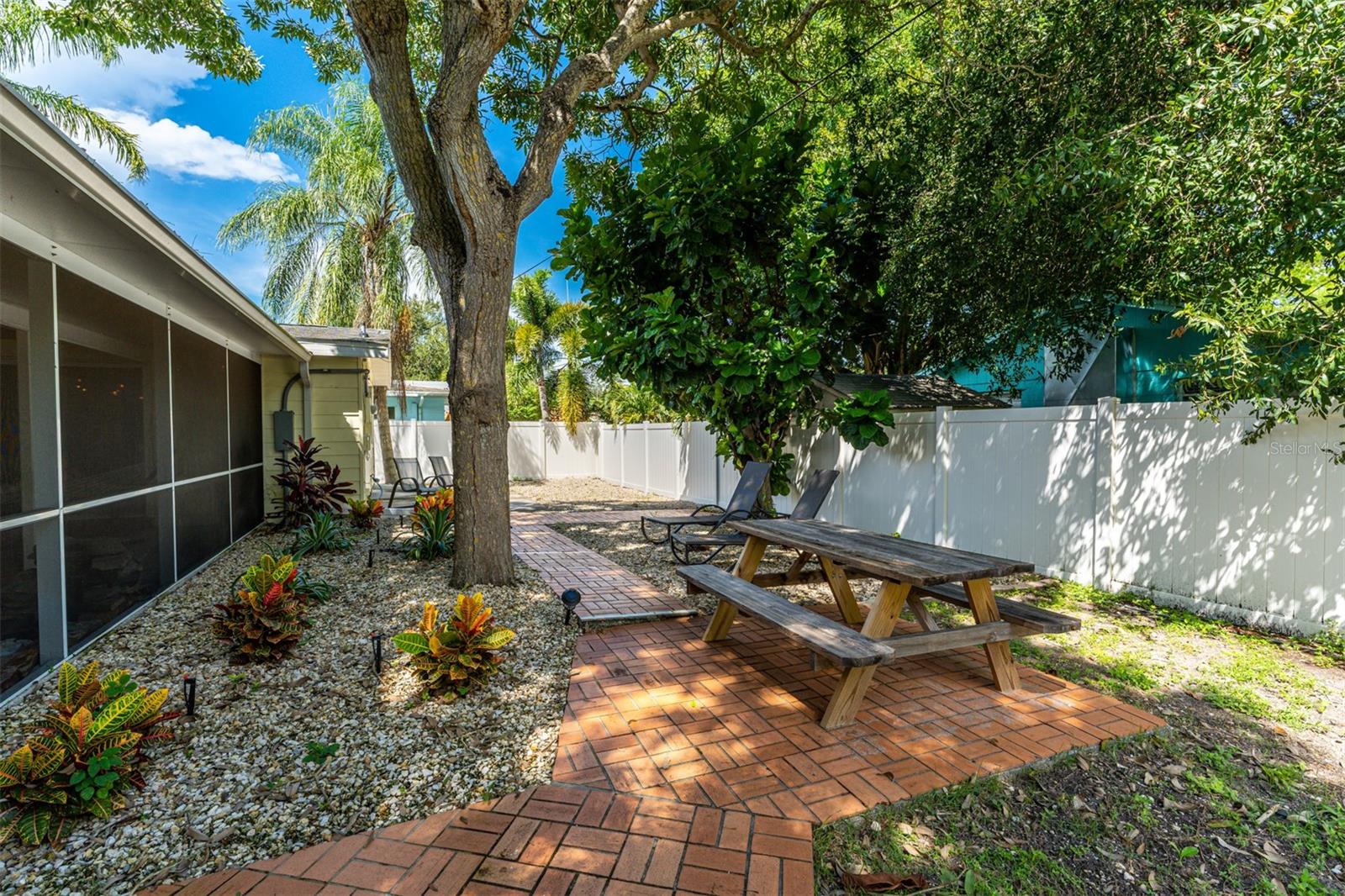 Image 23 of 30 For 2363 Milford Circle