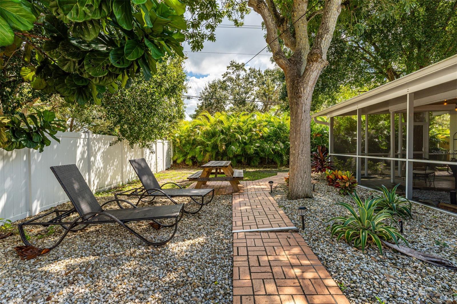 Image 24 of 30 For 2363 Milford Circle