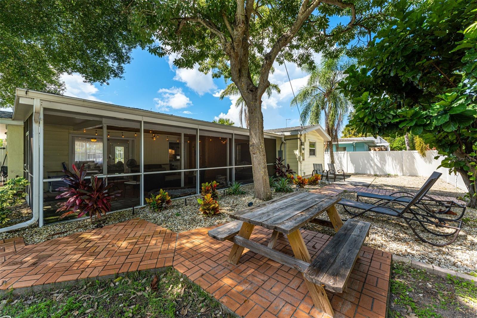 Image 27 of 30 For 2363 Milford Circle