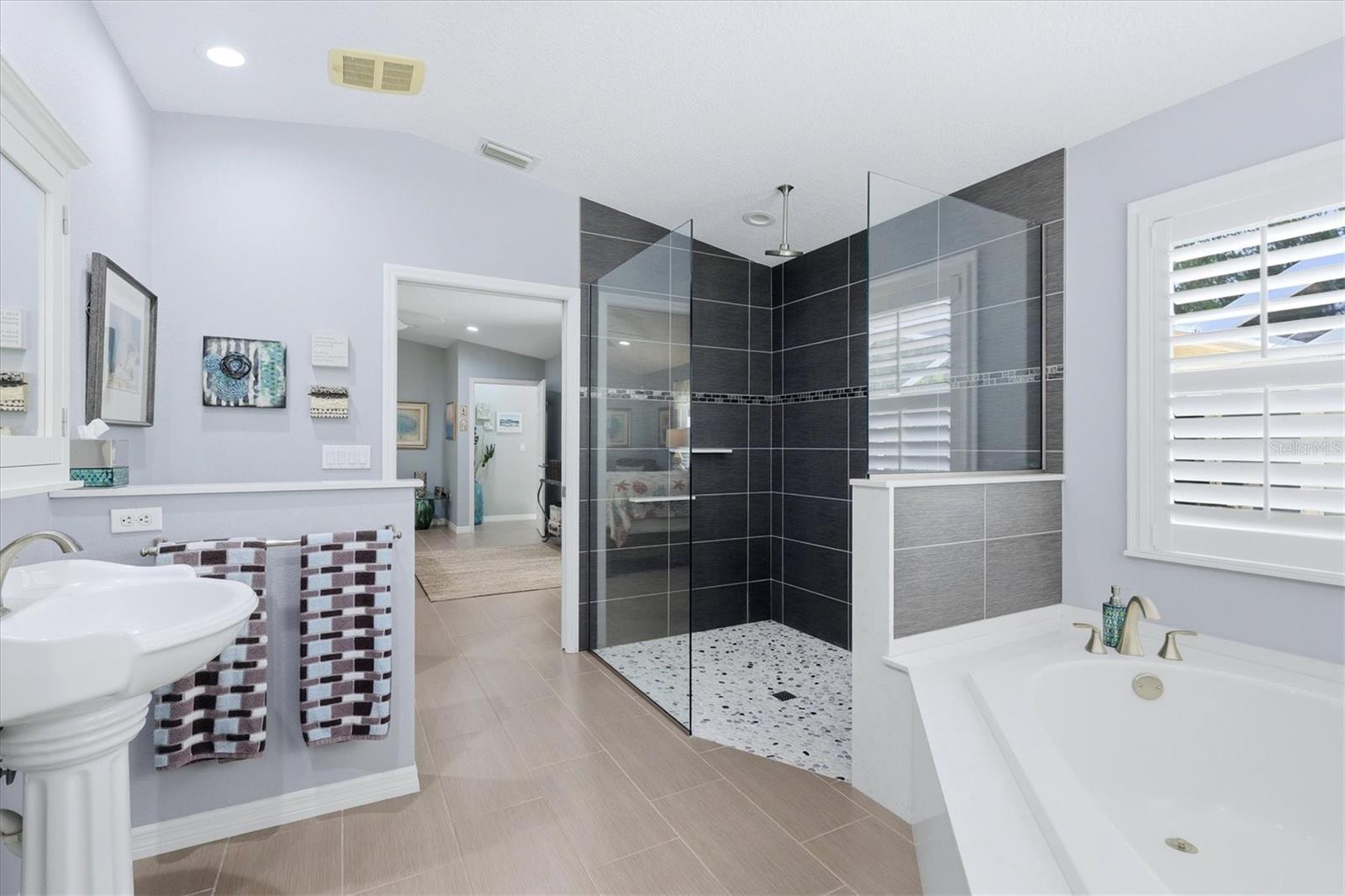 Image 18 of 38 For 1880 Loma Linda Street