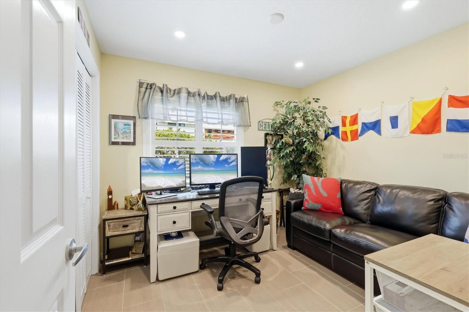 Image 22 of 38 For 1880 Loma Linda Street