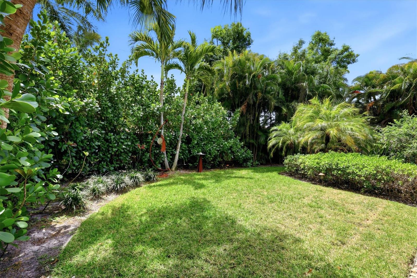 Image 31 of 38 For 1880 Loma Linda Street