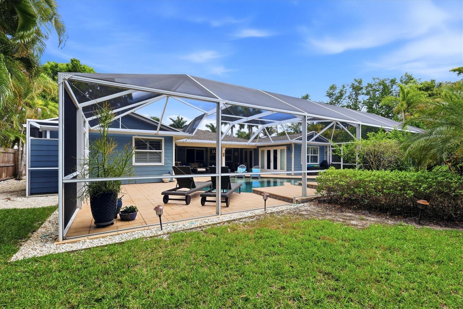 Image 32 of 38 For 1880 Loma Linda Street