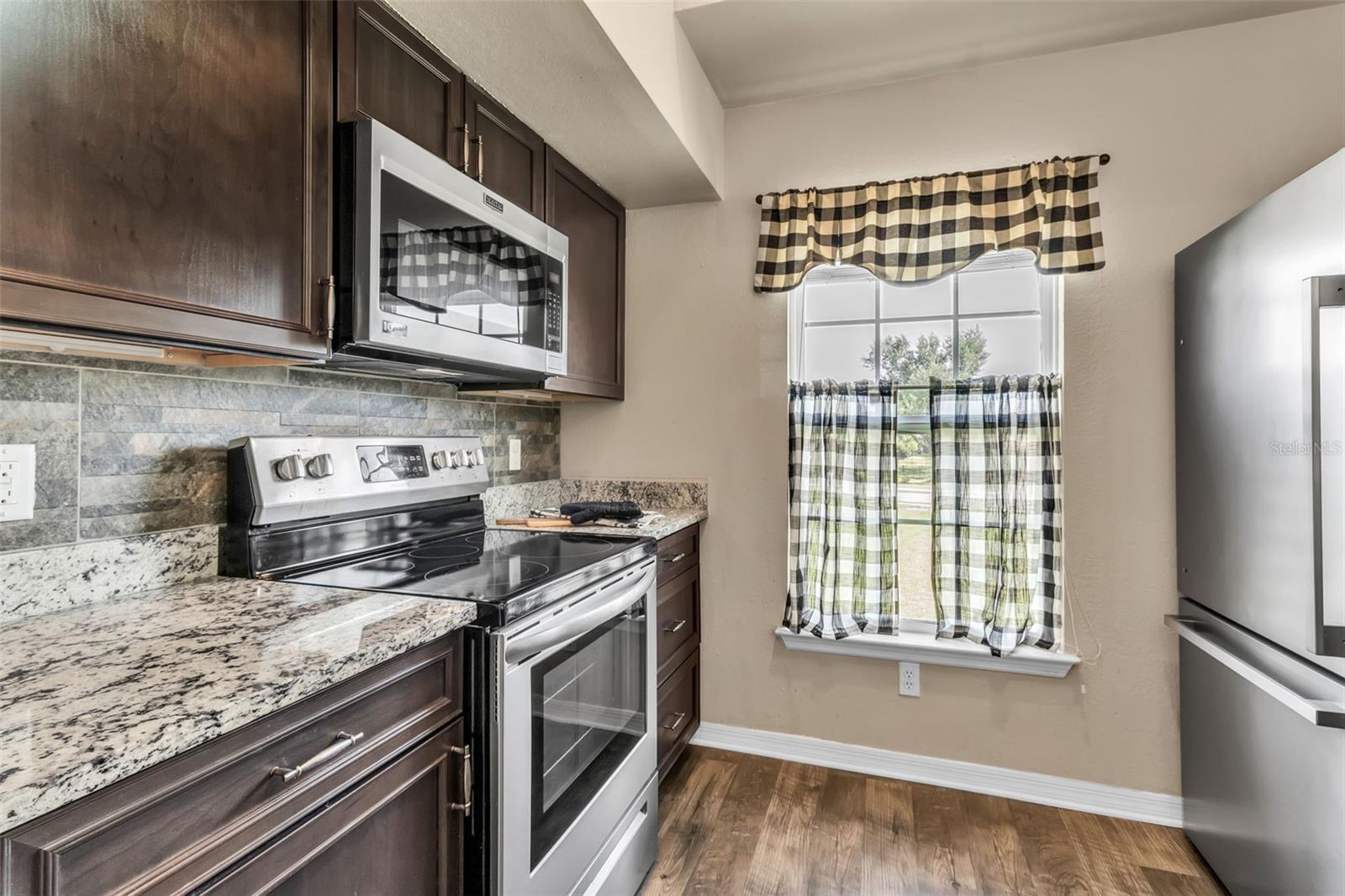 Image 11 of 50 For 5511 Rosehill Road 203