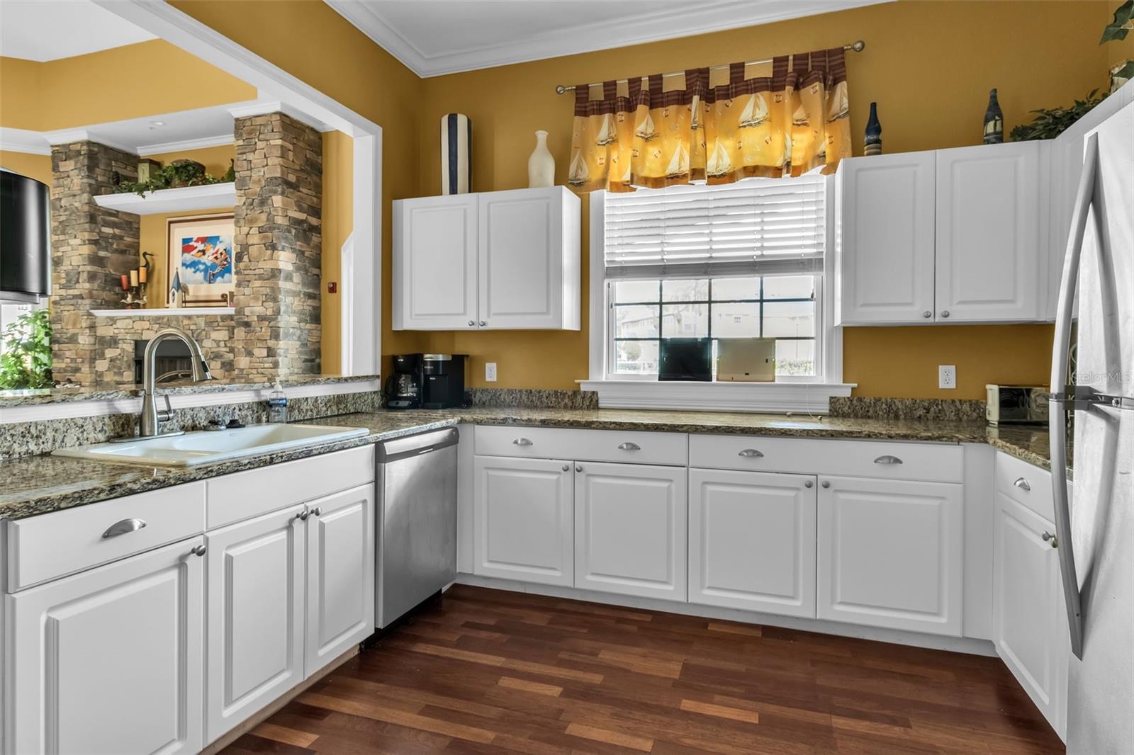 Image 41 of 50 For 5511 Rosehill Road 203