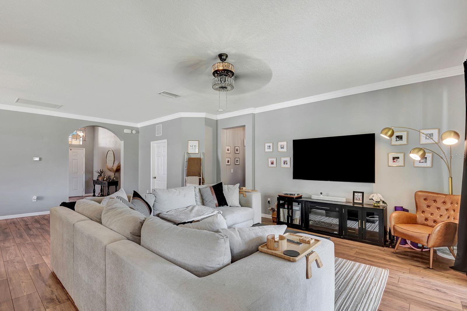 Image 12 of 31 For 6838 44th Terrace E