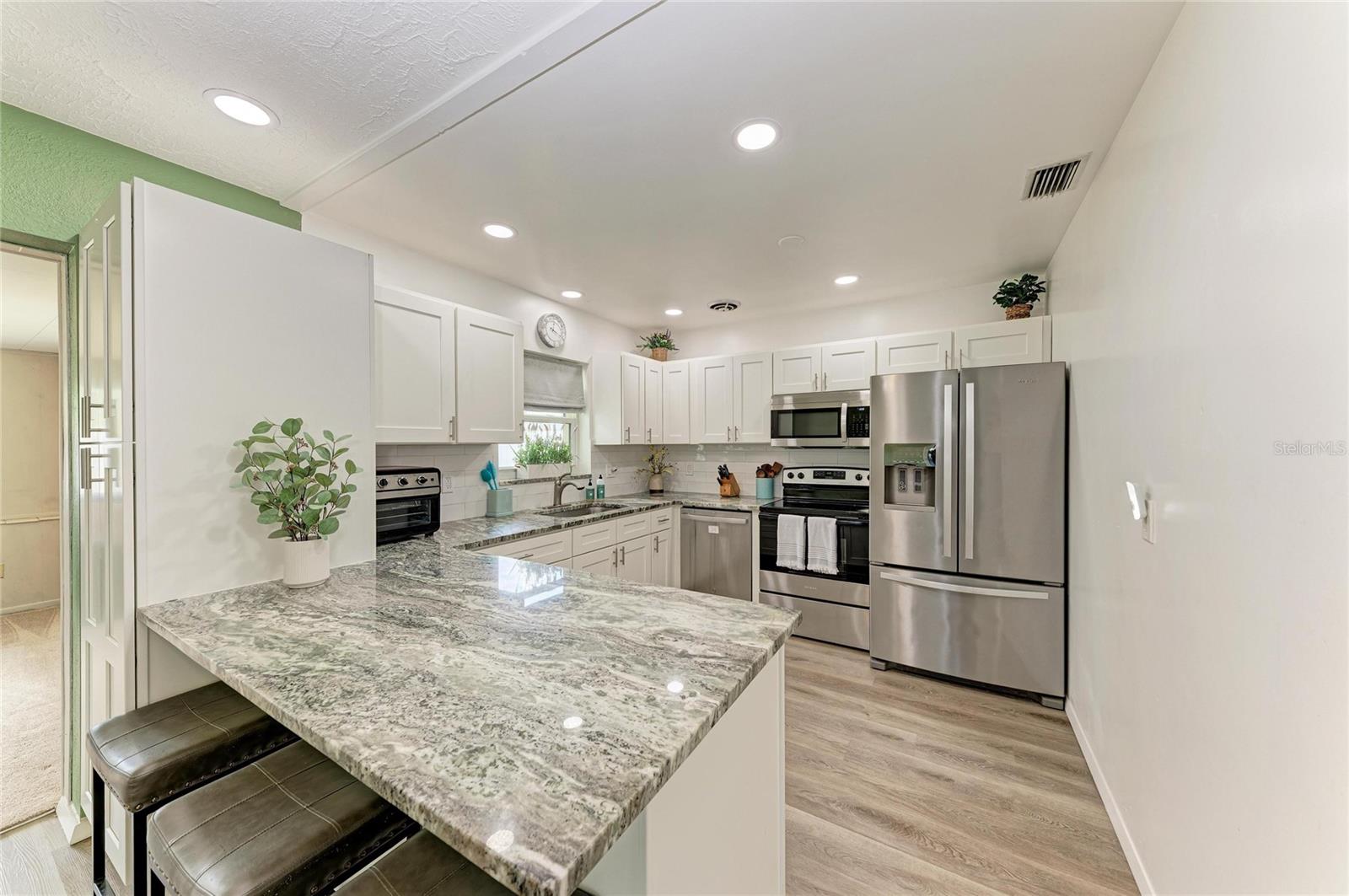 Image 12 of 35 For 2811 33rd Avenue W