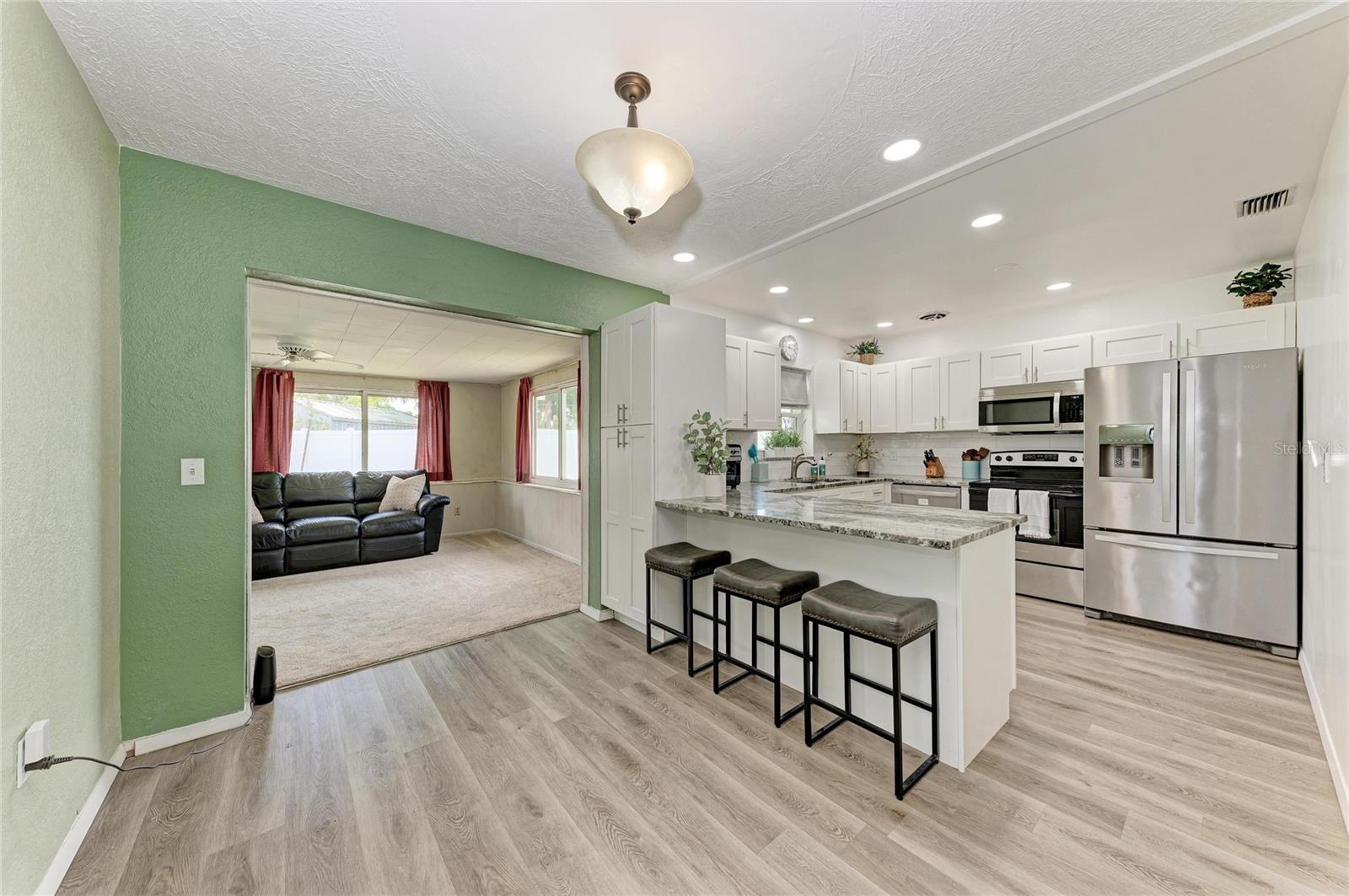 Image 16 of 35 For 2811 33rd Avenue W