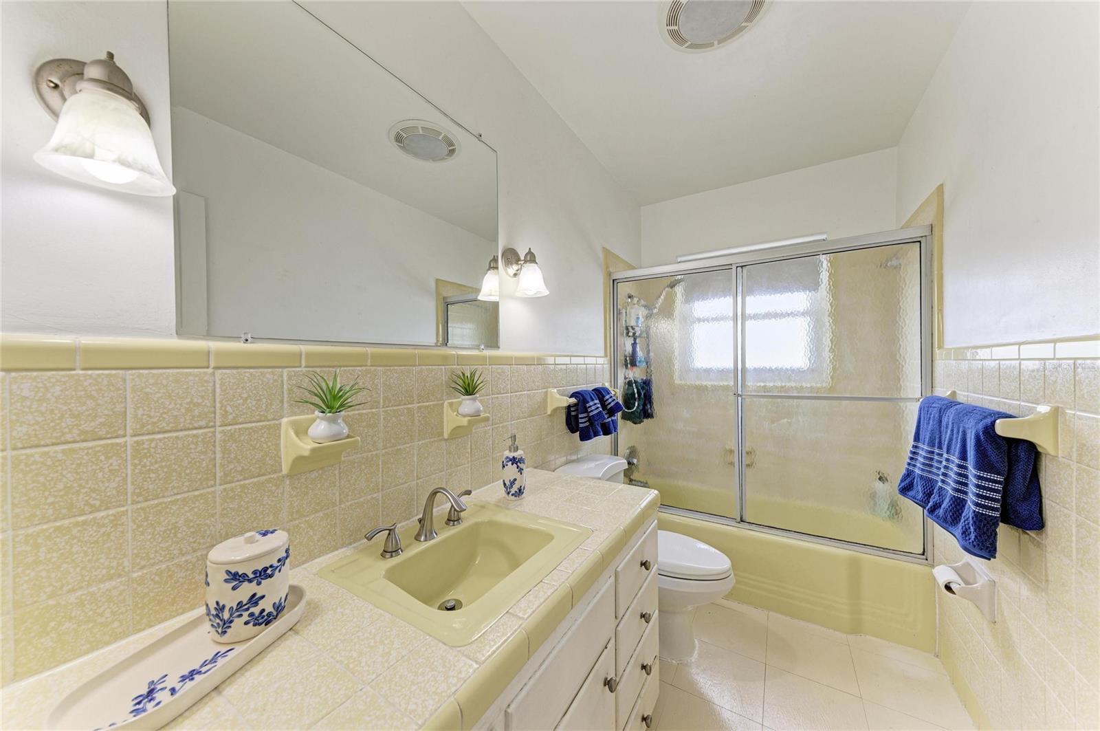 Image 22 of 35 For 2811 33rd Avenue W