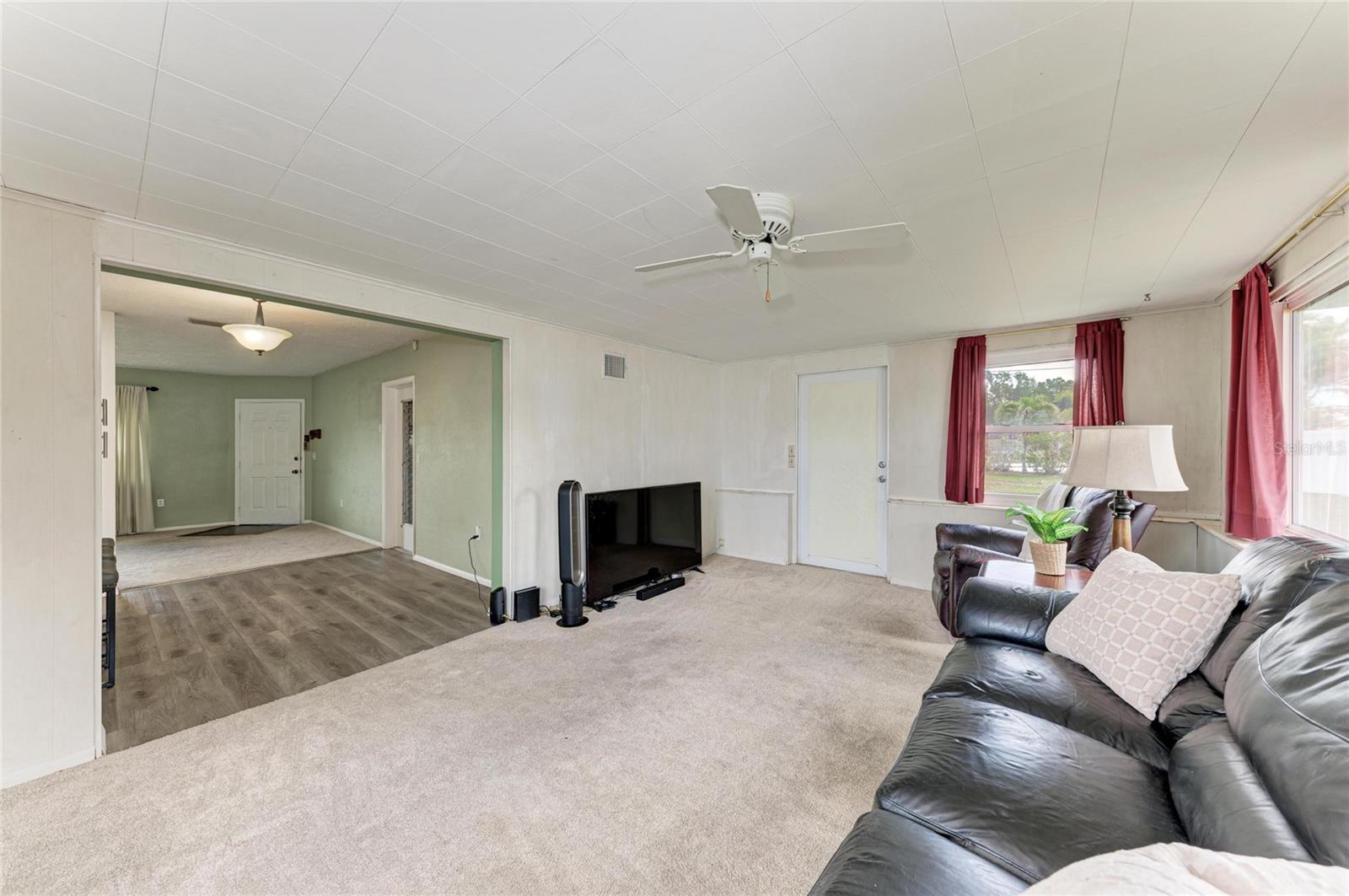 Image 27 of 35 For 2811 33rd Avenue W