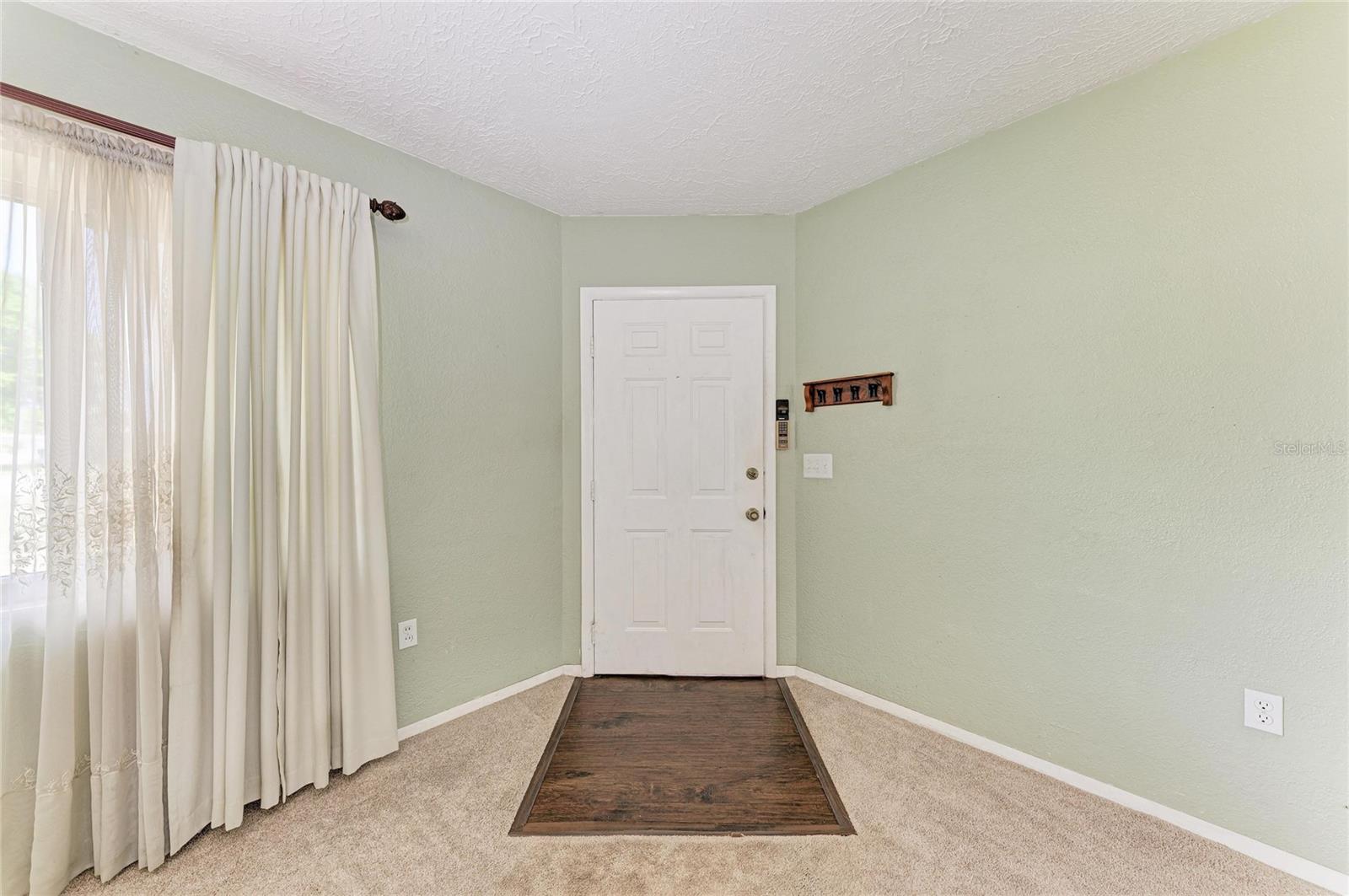 Image 5 of 35 For 2811 33rd Avenue W