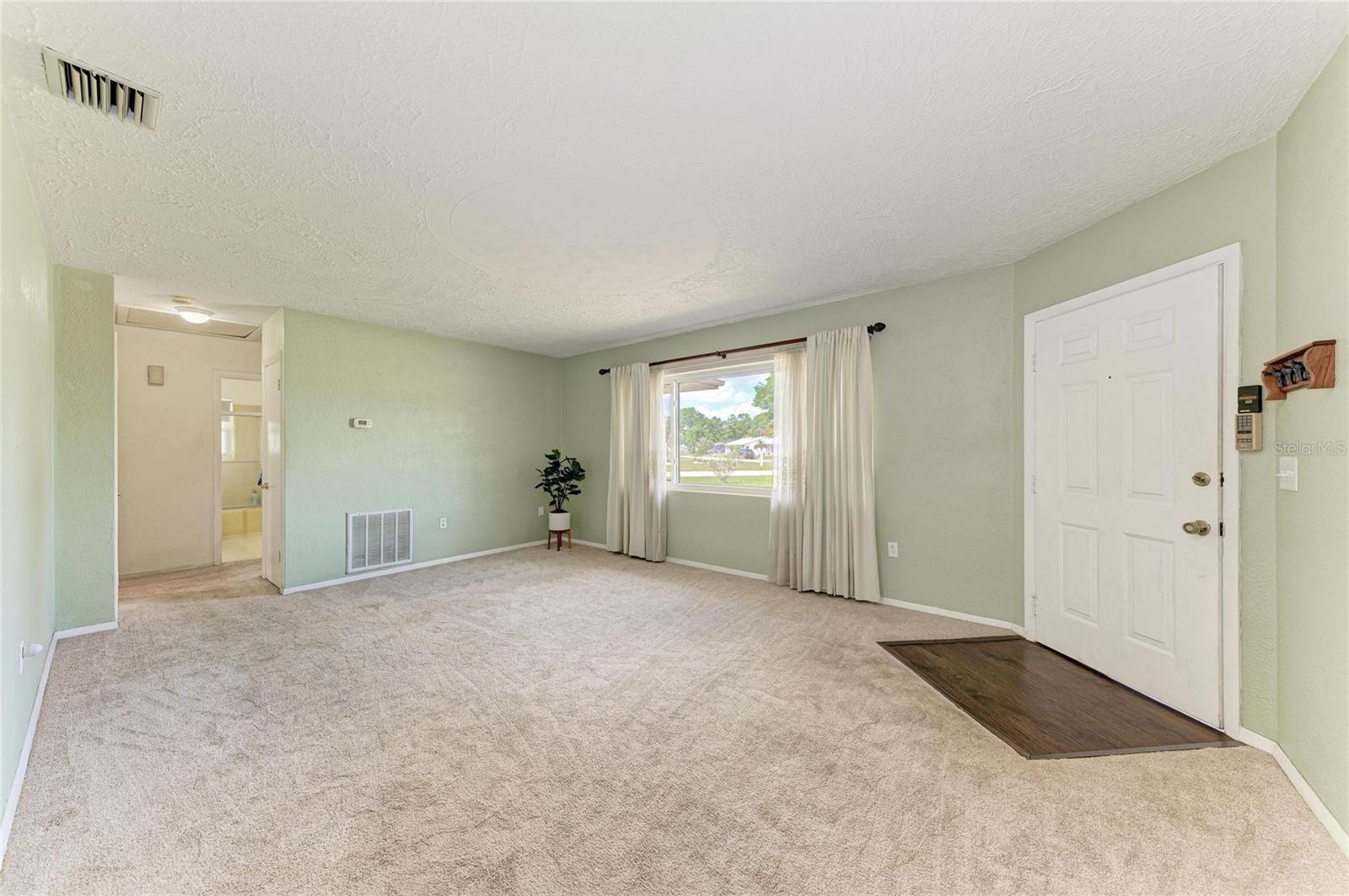 Image 7 of 35 For 2811 33rd Avenue W