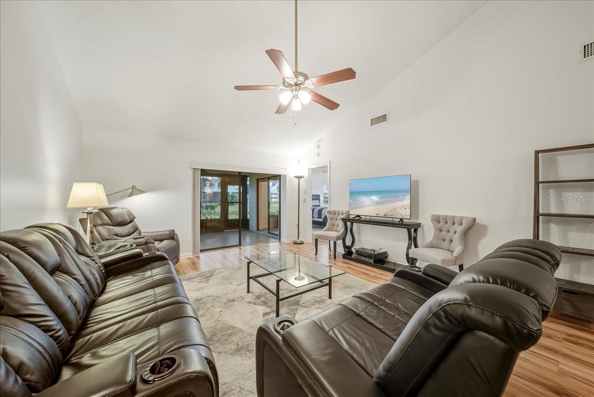 Image 18 of 39 For 4530 Atwood Cay Circle 13