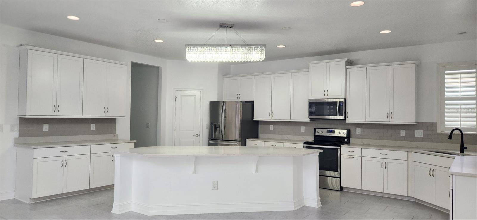 Image 8 of 34 For 7592 Aguila Drive