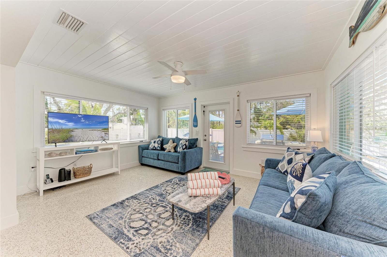 Image 8 of 45 For 165 Crescent Drive