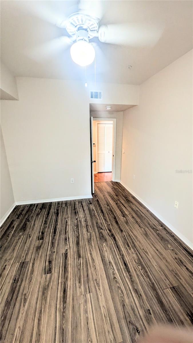 Image 16 of 39 For 5174 Northridge Road 102