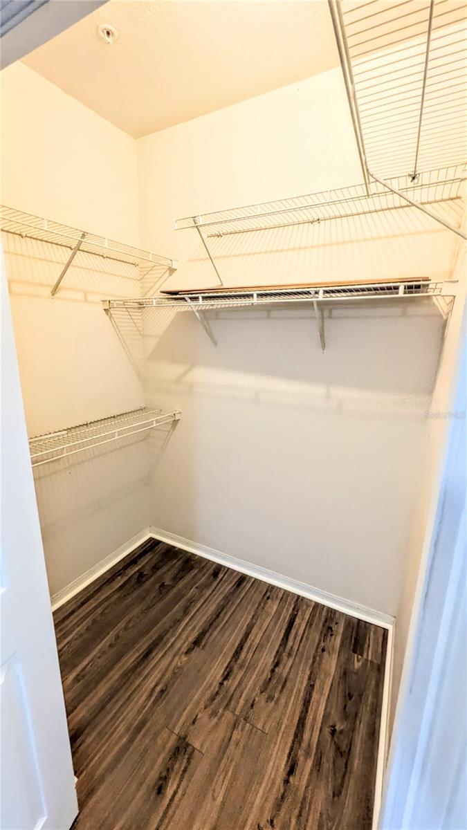 Image 17 of 39 For 5174 Northridge Road 102