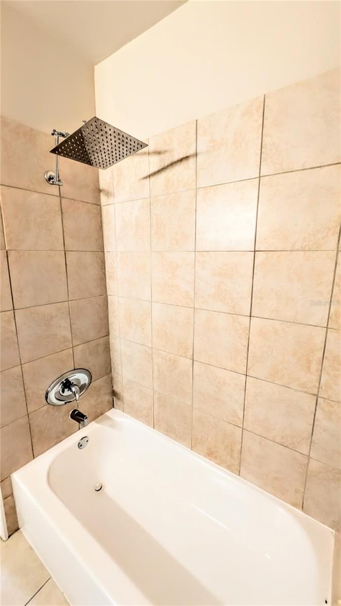 Image 19 of 39 For 5174 Northridge Road 102