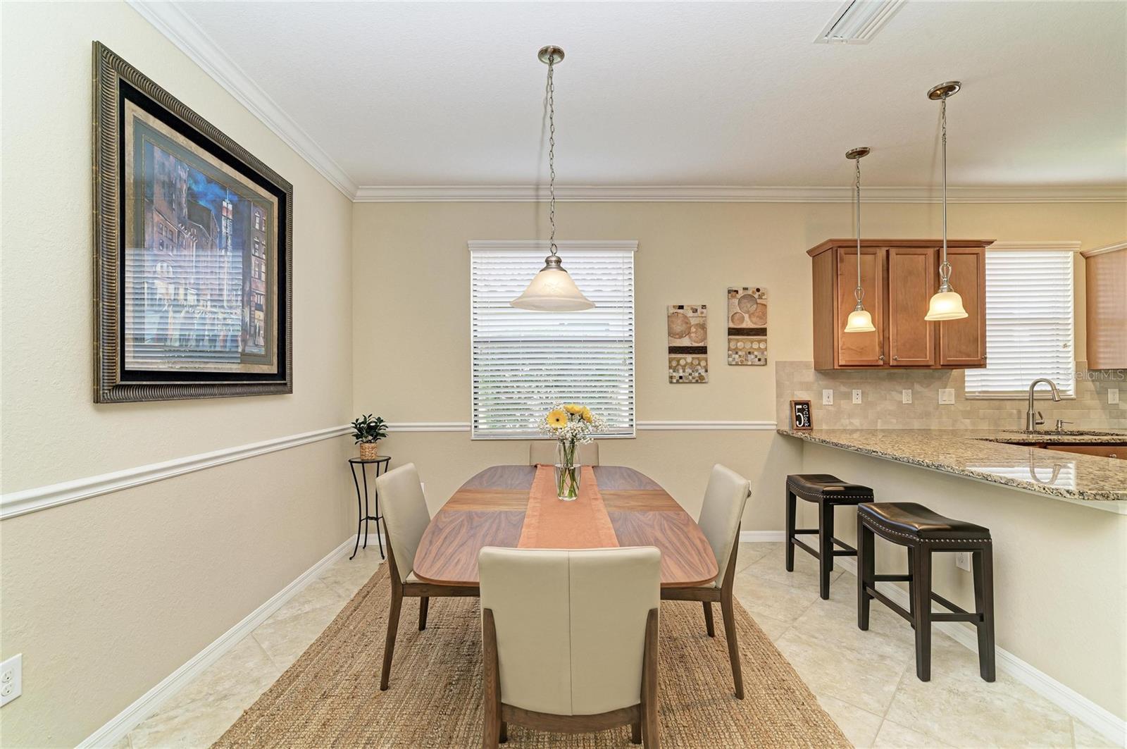 Listing photo id 13 for 6810 Willowshire Way