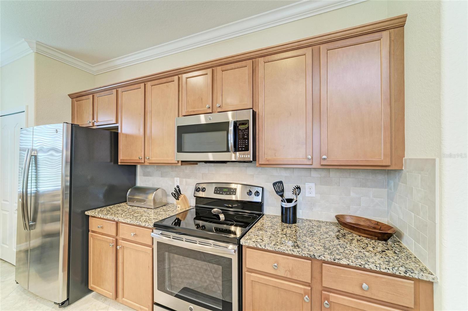 Listing photo id 16 for 6810 Willowshire Way