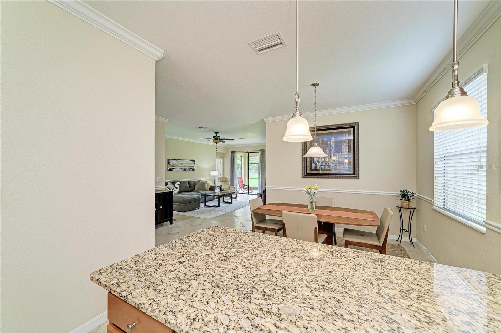 Listing photo id 21 for 6810 Willowshire Way