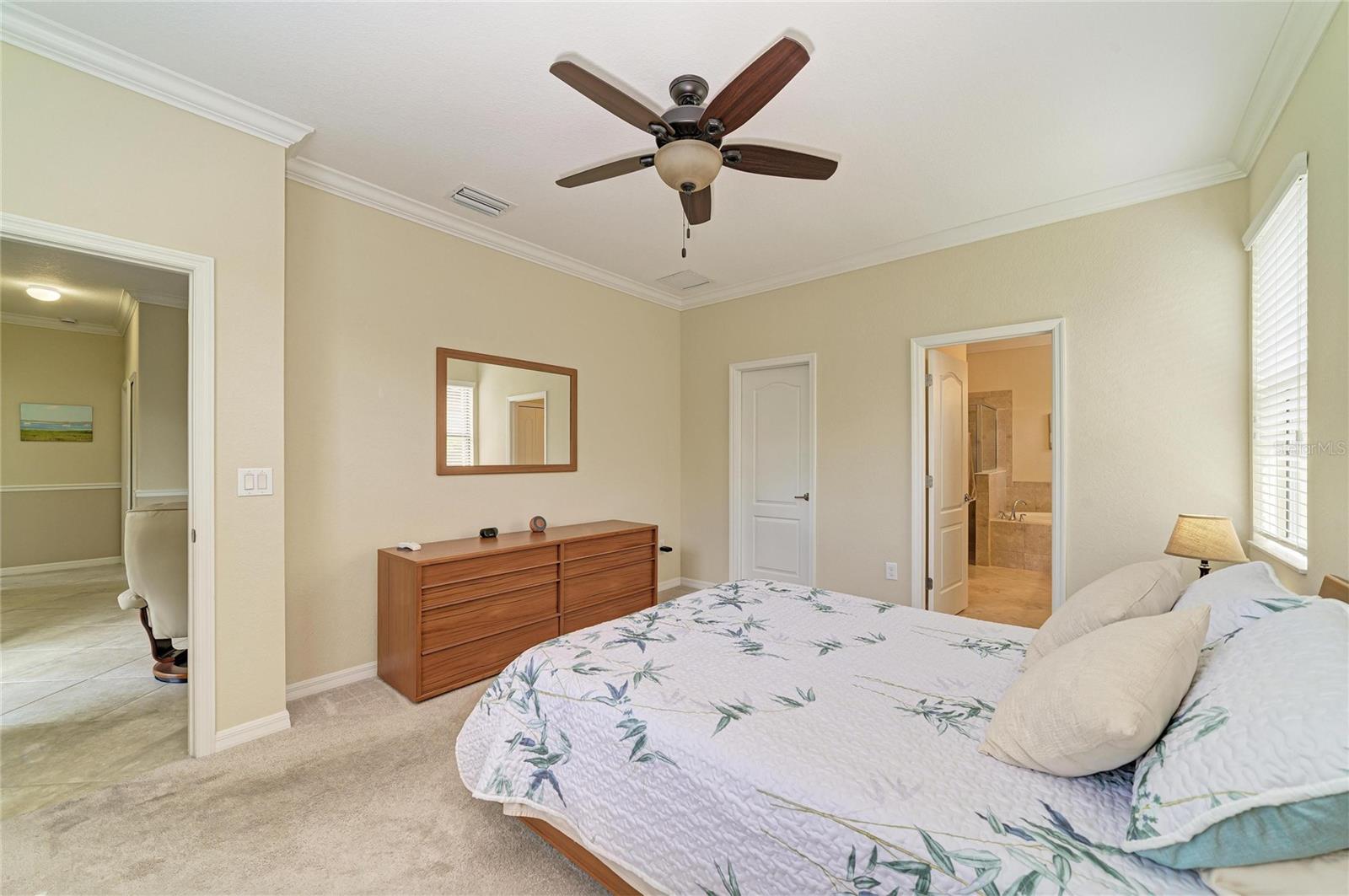 Listing photo id 23 for 6810 Willowshire Way