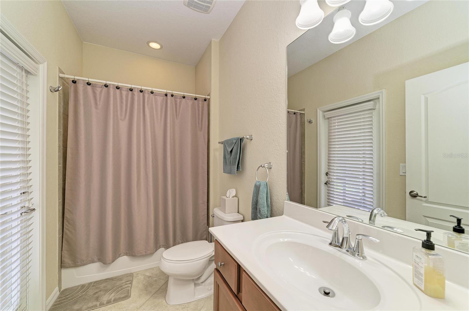 Listing photo id 29 for 6810 Willowshire Way