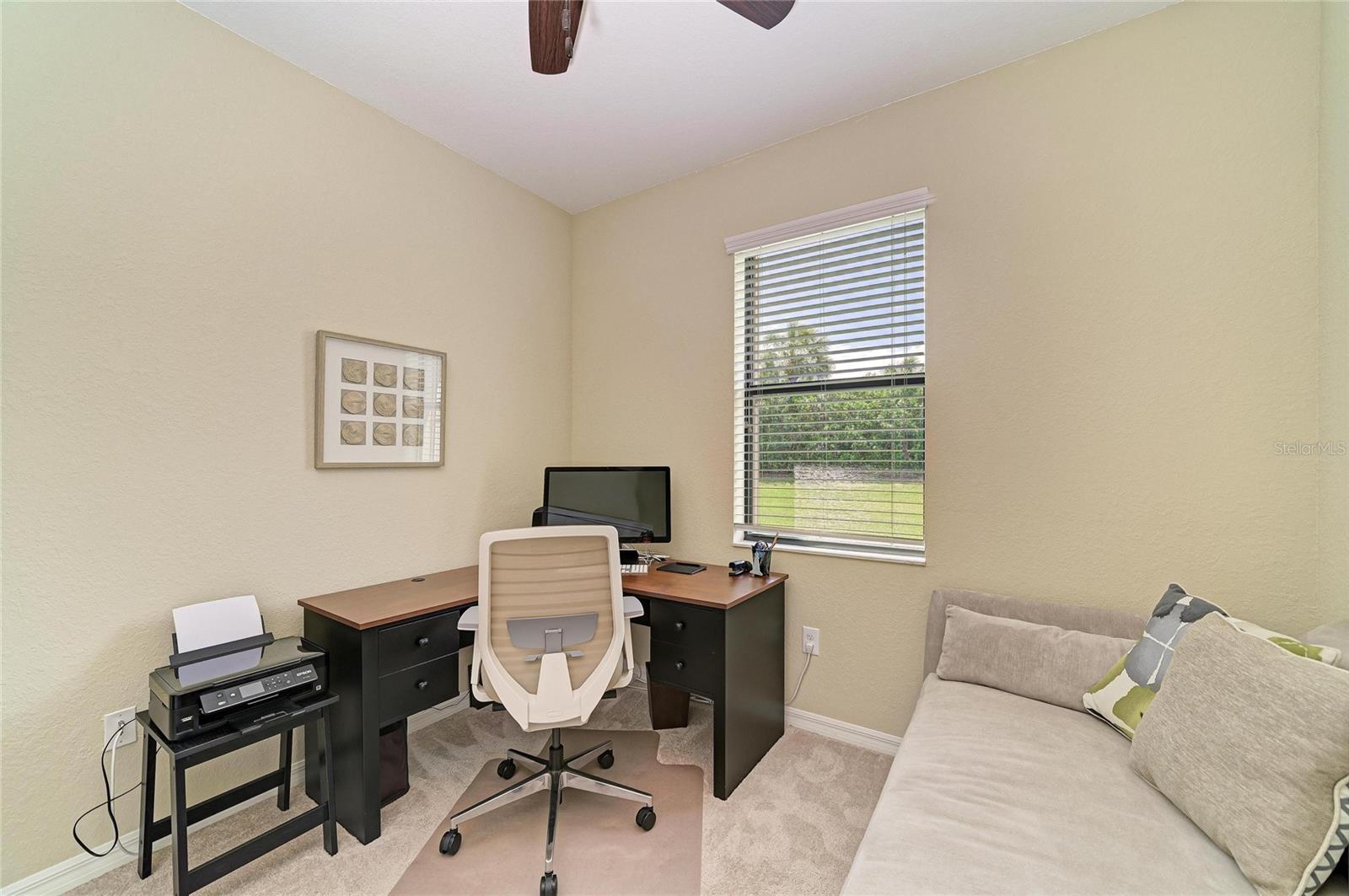 Listing photo id 32 for 6810 Willowshire Way