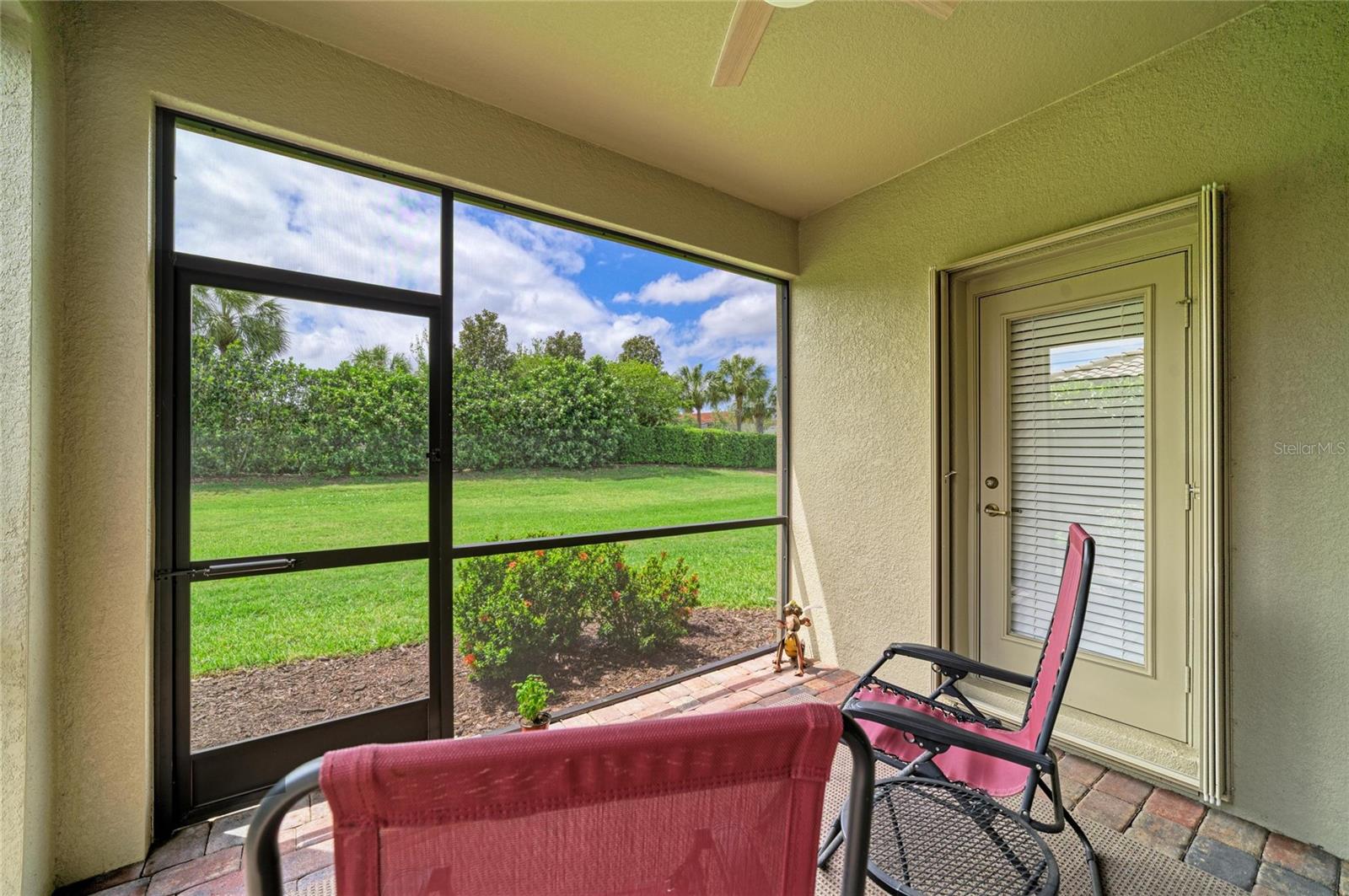 Listing photo id 35 for 6810 Willowshire Way