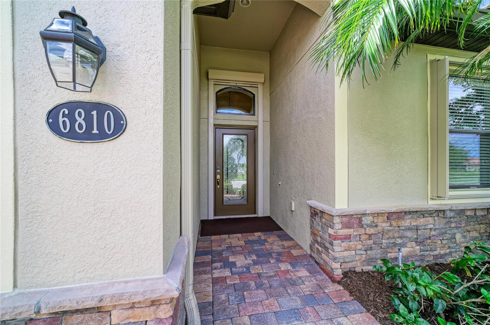 Listing photo id 6 for 6810 Willowshire Way