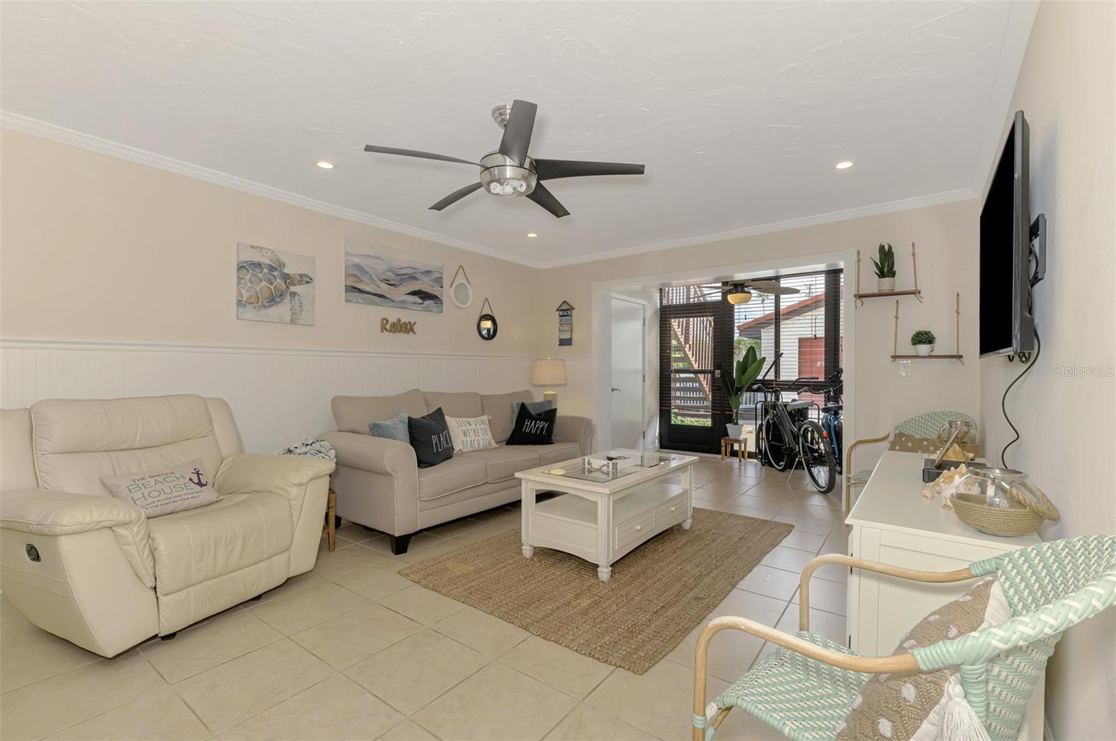 Image 16 of 39 For 1612 Stickney Point Road 1612-1