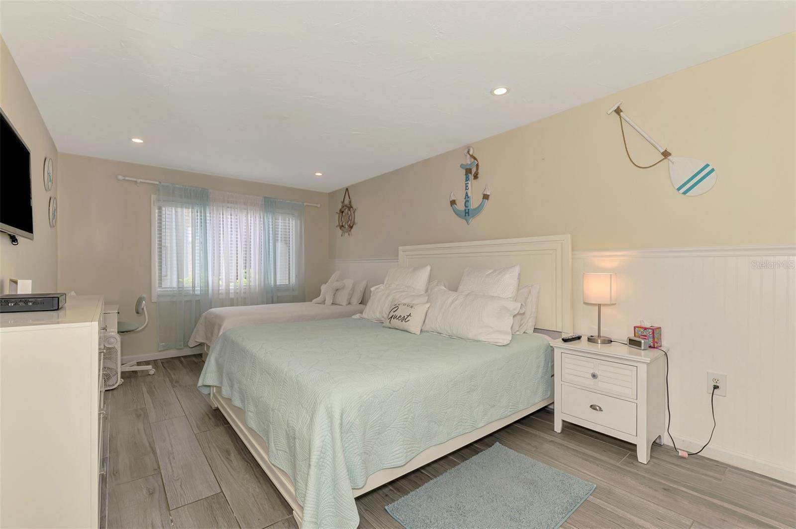 Image 20 of 39 For 1612 Stickney Point Road 1612-1