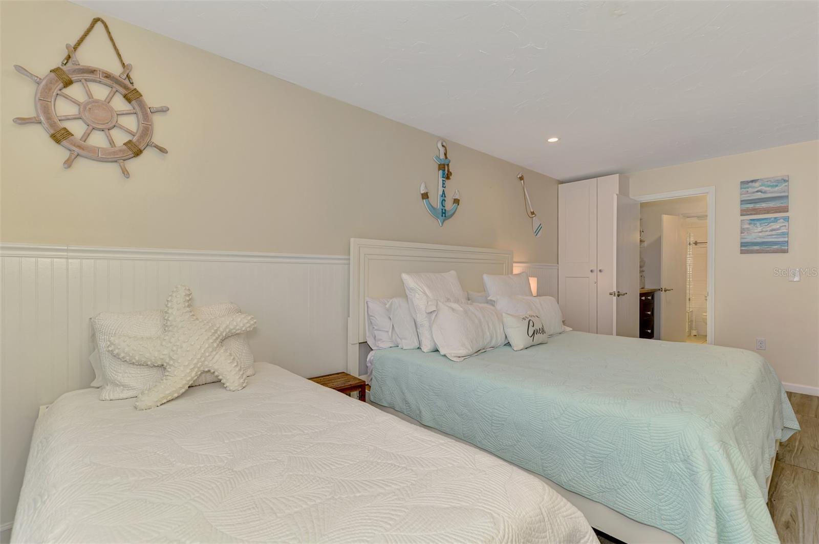 Image 22 of 39 For 1612 Stickney Point Road 1612-1