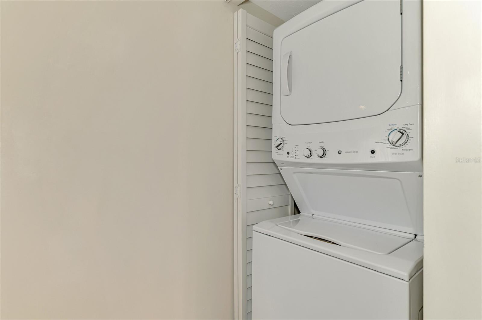 Image 28 of 39 For 1612 Stickney Point Road 1612-1