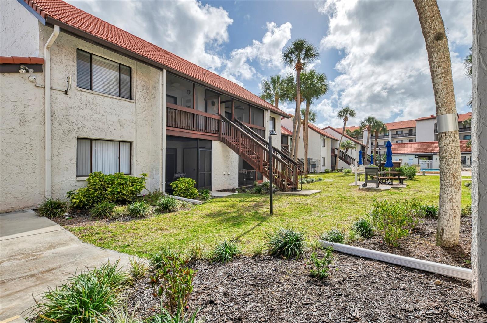 Image 30 of 39 For 1612 Stickney Point Road 1612-1